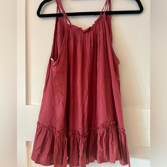 Fun flirty rose colored top. - Picture 2 of 2